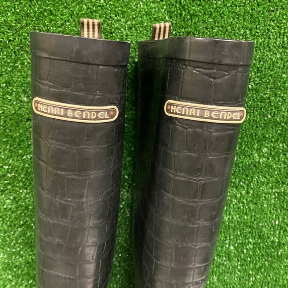 Henri Bendel faux alligator black rain boots size 9 - Picture 3 of 10